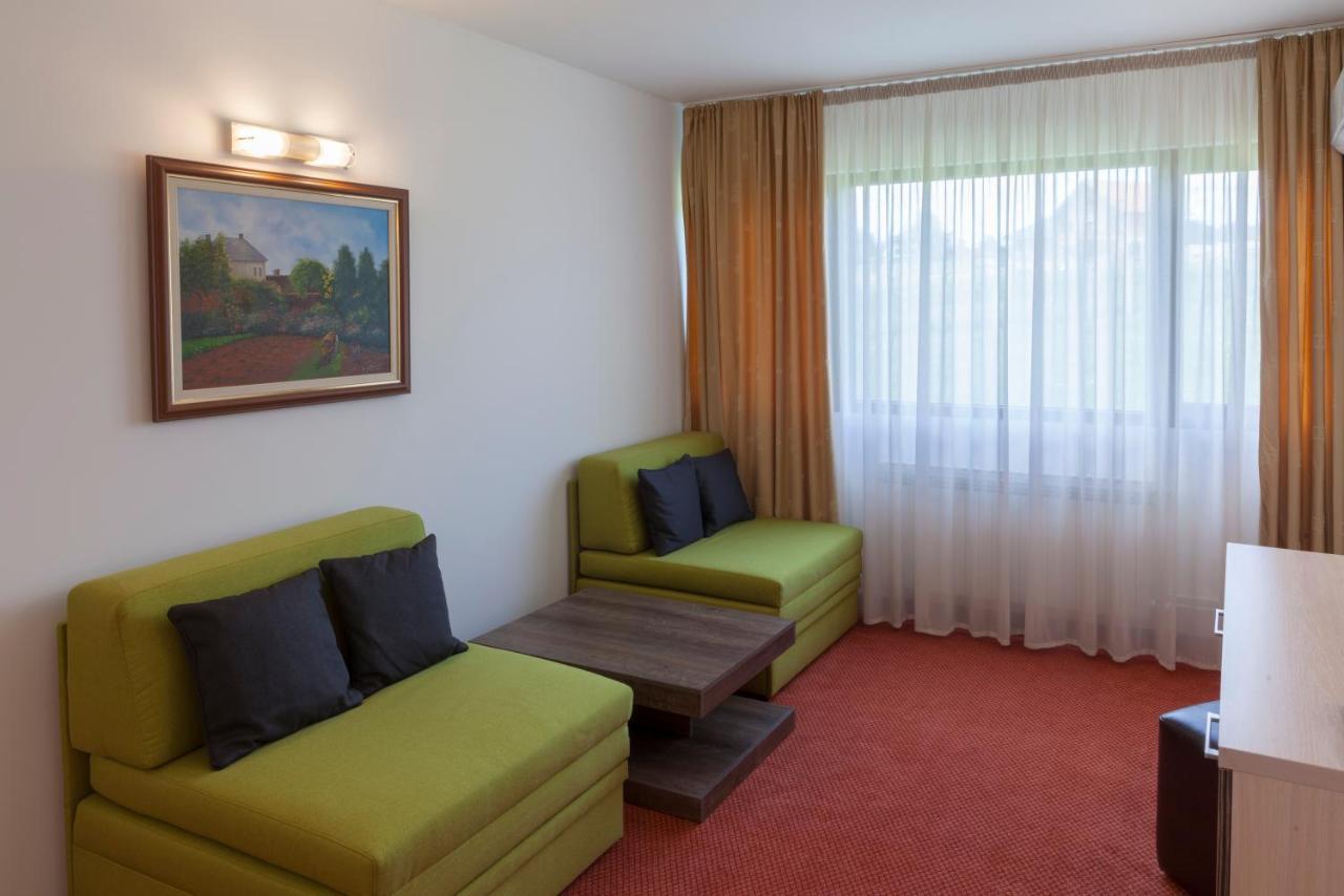 Hotel Livade Čačak Exterior foto